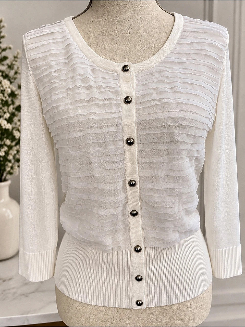 White House Black Market Textured Button Front Cardigan in White Size Small Like